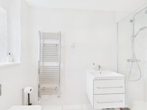 Bed One En-Suite- click for photo gallery